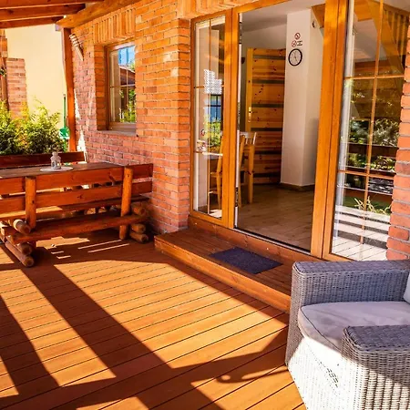 Caloroczne Cameo Nad Jeziorem Zarnowieckim Tatil Evi *