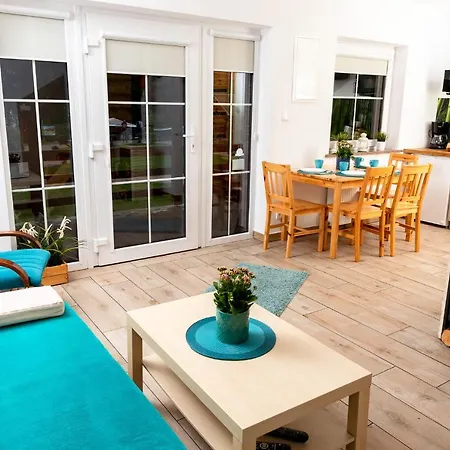 Tatil Evi Caloroczne Cameo Nad Jeziorem Zarnowieckim *