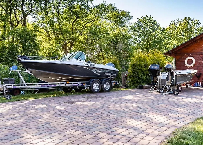 Caloroczne Cameo Nad Jeziorem Zarnowieckim 펜션